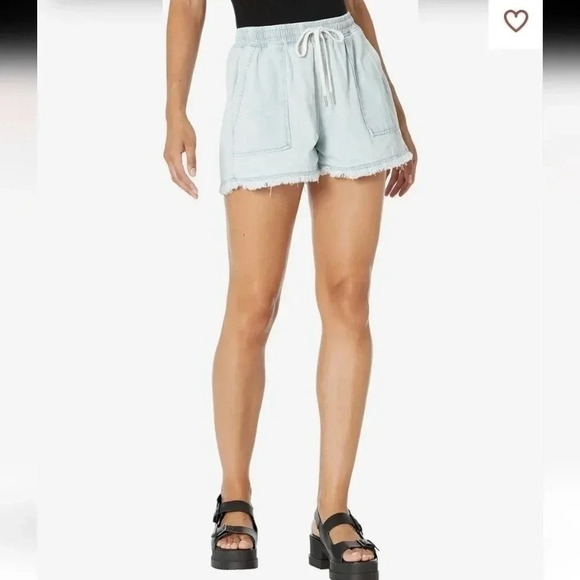 Blank NYC Lightwash Denim Elastic Waist Drawstring Shorts in Doing Too Much XS - Picture 2 of 12